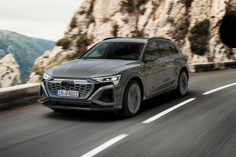 2024_audi_q8-e-tron_1