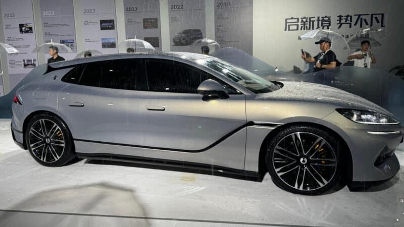 BYD mở bán trước xe điện cao cấp Denza Z9 GT: Giá quy đổi từ 1,18 tỷ đồng, cạnh tranh Porsche Panamera 516220