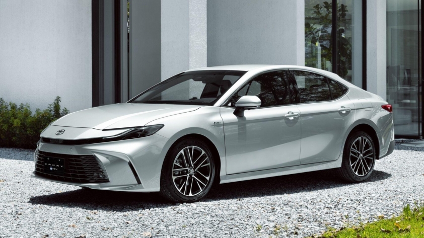 toyota-camry-2025-6-172428141920