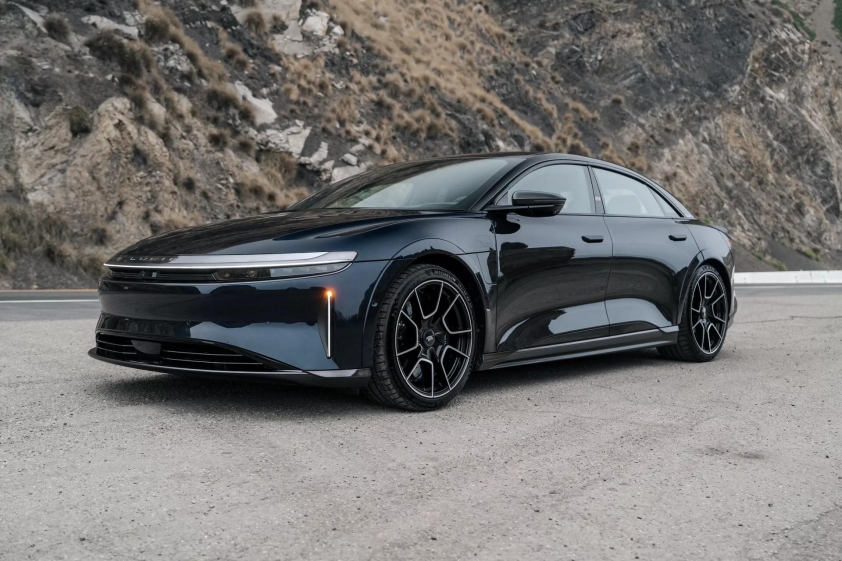 U.-Armor-Group-Lucid-Air-827-15