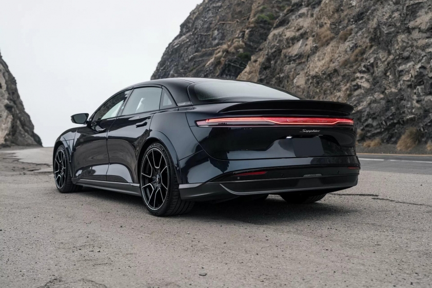 U.-Armor-Group-Lucid-Air-827-18