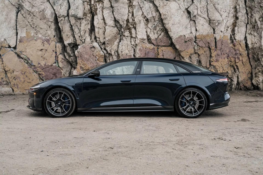 U.-Armor-Group-Lucid-Air-827-11