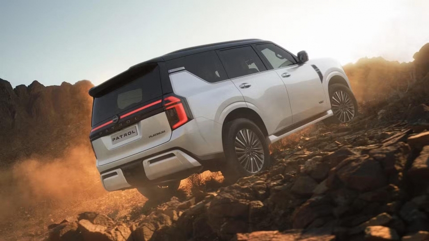 Nissan Patrol thế hệ mới có gì để đấu với Toyota Land Cruiser 300? 523331