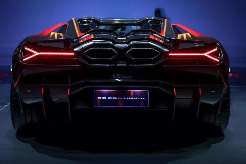 Lamborghini-Revuelto-Opera-Unica-5