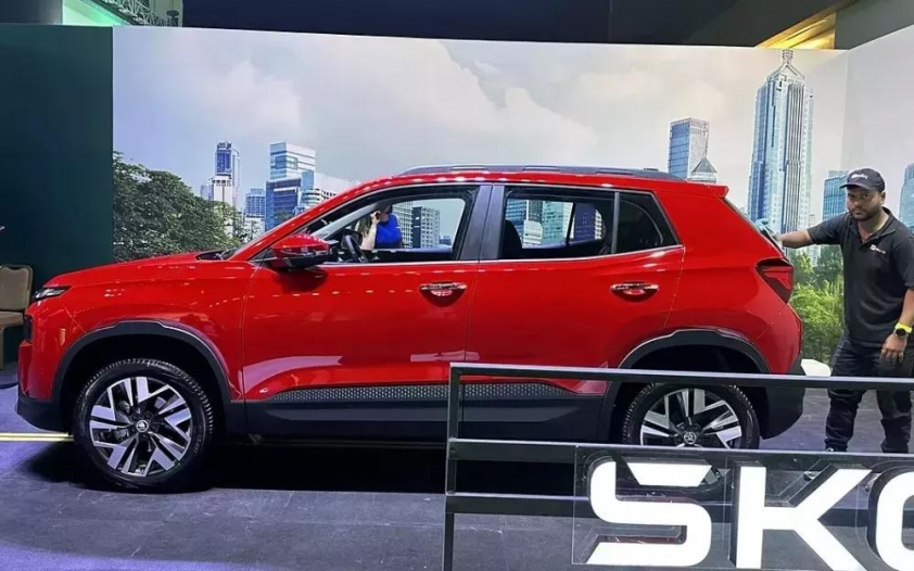 skoda-kylaq-2025-1
