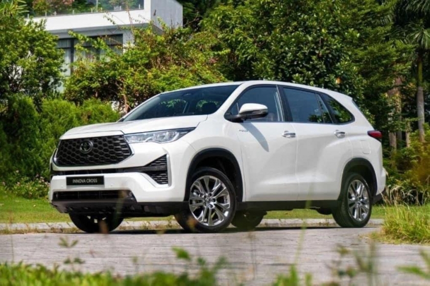 Nhiều xe Toyota nhập khẩu tăng giá ngay đầu năm, cao nhất tới 149 triệu đồng 579631