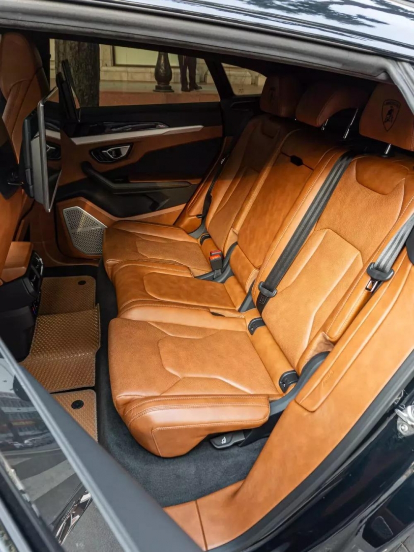 Bất ngờ giá bán lại của Lamborghini Urus 2019 mới lăn bánh hơn 10.000 km 584536