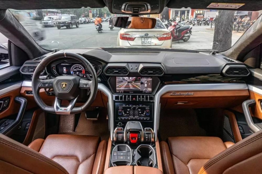 Bất ngờ giá bán lại của Lamborghini Urus 2019 mới lăn bánh hơn 10.000 km 584535