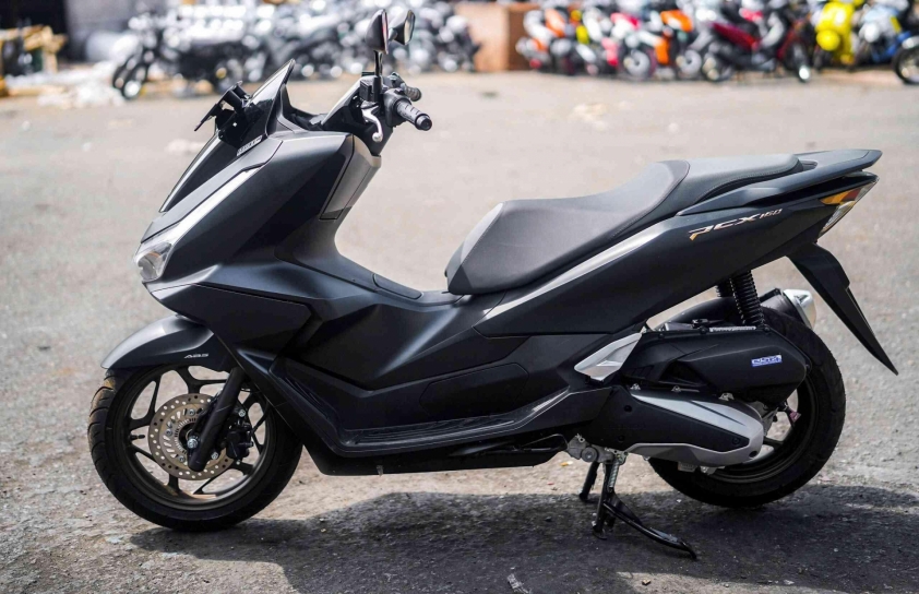 honda-pcx-160-2025-6-17393424871_optimized
