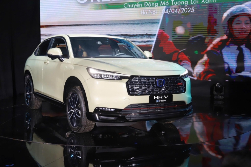 Cận cảnh Honda HR-V e:HEV RS vừa ra mắt Việt Nam: Động cơ hybrid, giá 869 triệu đồng 615697