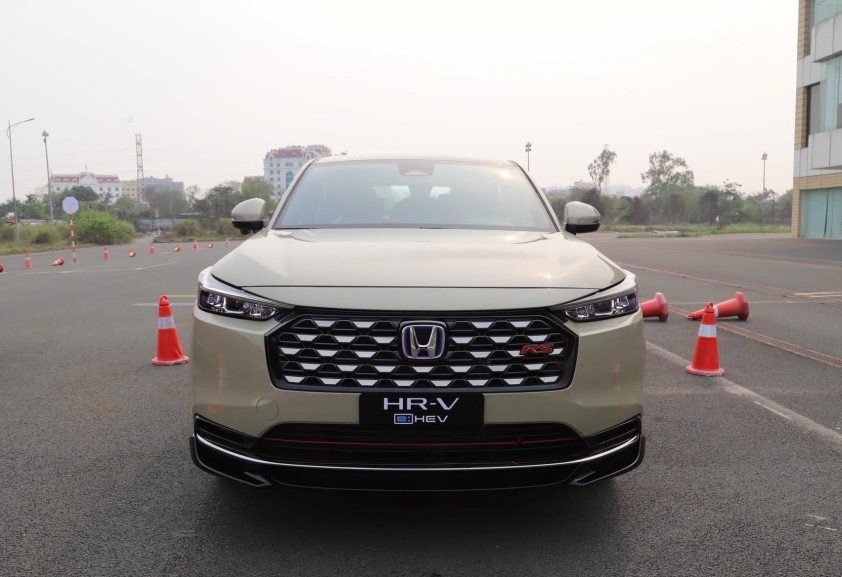 Cận cảnh Honda HR-V e:HEV RS vừa ra mắt Việt Nam: Động cơ hybrid, giá 869 triệu đồng 615708