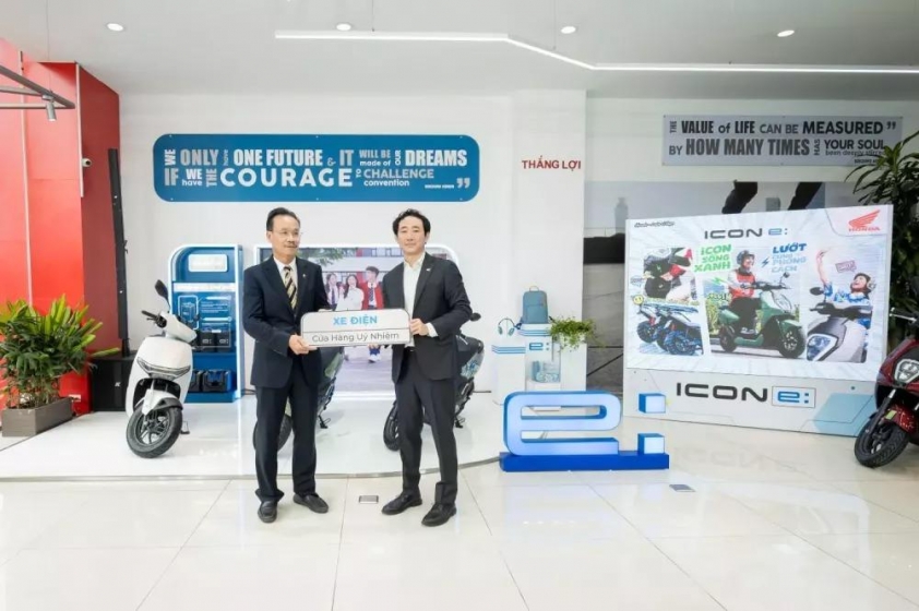 Honda Việt Nam chính thức bàn giao những chiếc xe máy điện Icon e: đầu tiên 619563