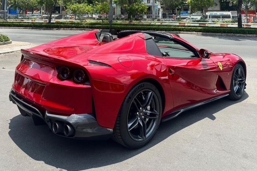 Ferrari 812 GTS 1