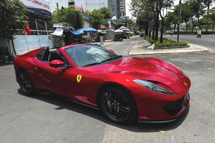 Ferrari 812 GTS