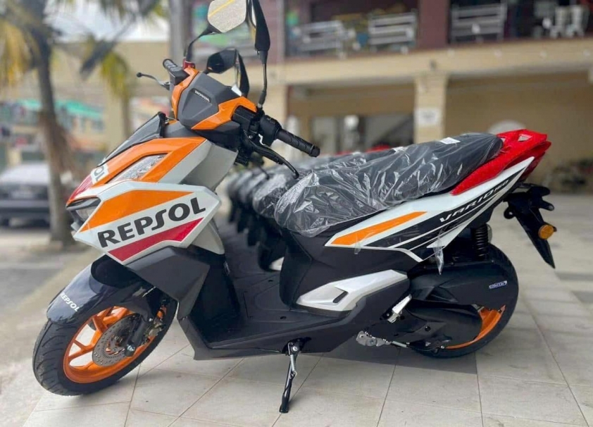 honda-vario-160-repsol-edition-s (1)