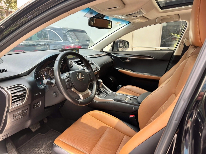 Sau 7 năm lăn bánh, xe sang Lexus NX 300 2018 được chủ nhân bán lại với giá khó tin 628040