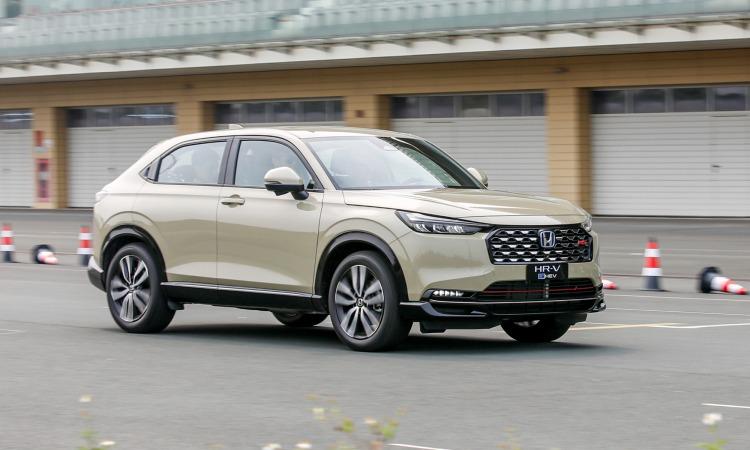 Doanh số tăng vọt, xe hybrid đang dần trở thành lựa chọn phổ biến của người Việt 630099