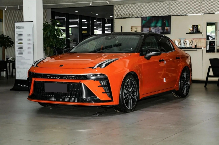 lynk-co-03