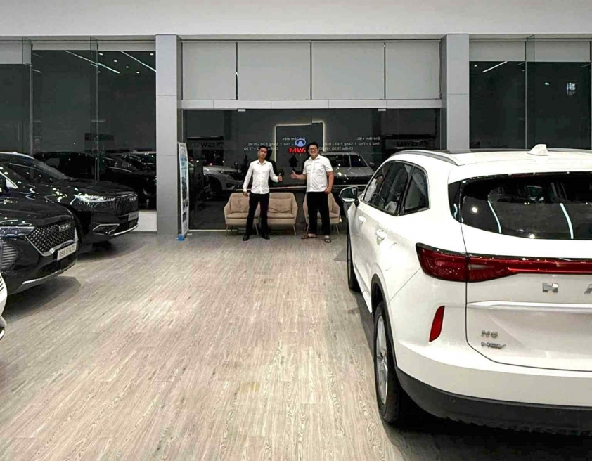 Bão Wipha chuẩn bị đổ bộ, các showroom ô tô Việt chạy đua bảo vệ tài sản 669616