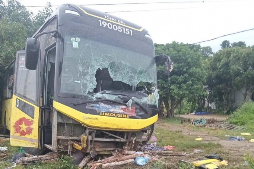 Tai nạn kinh hoàng trên quốc lộ 1 ở Hà Tĩnh: Xe khách bị lật khiến 9 người tử vong, 15 người bị thương 671781