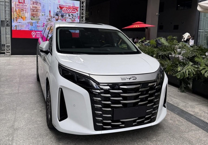 BYD M9 5