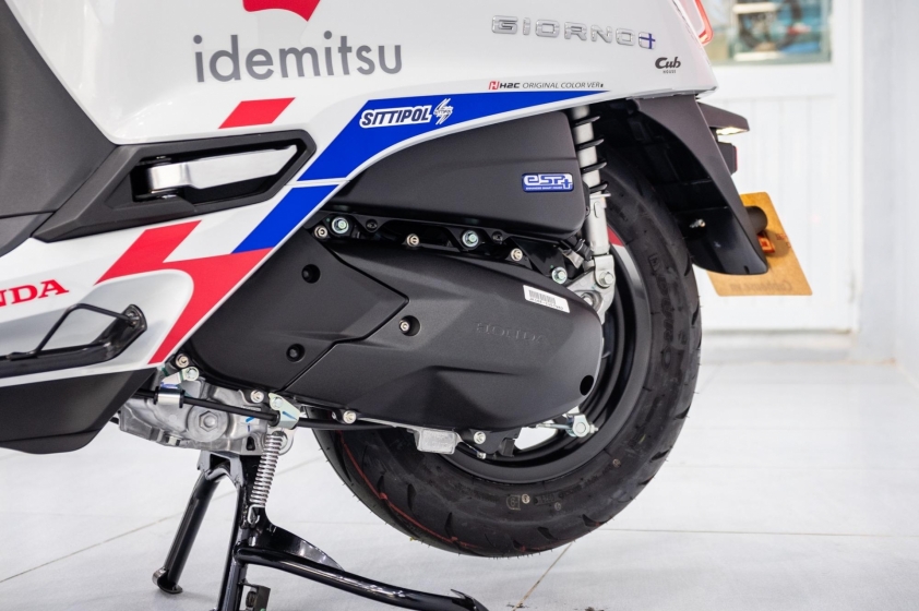 Honda Giorno+ SC35 ThaiGP cập bến Việt Nam - Bản giới hạn với bộ áo độc đáo theo phong cách xe đua 688397