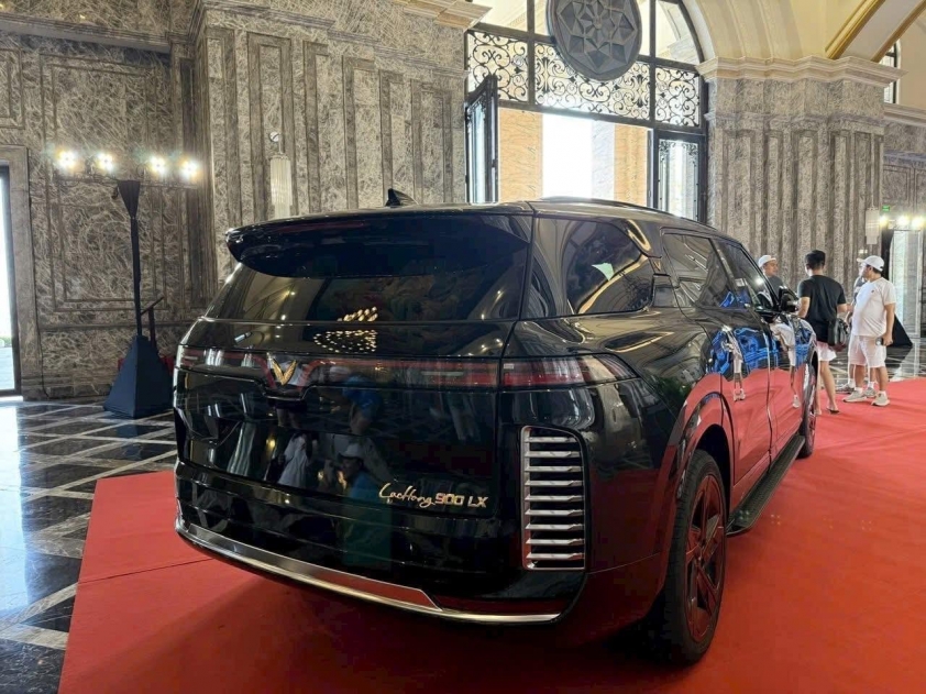 Rò rỉ thông số được cho là của VinFast VF 9 bản đặc biệt: Limousine sang trọng với chỉ 4 chỗ ngồi 689047