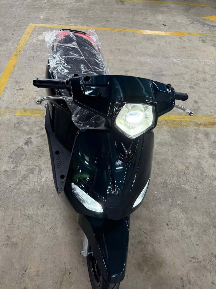 VinFast Vero X cập bến đại lý: Xe máy điện hai pin tháo rời, cốp 35 lít, giá thực tế chỉ hơn 30 triệu đồng 719663