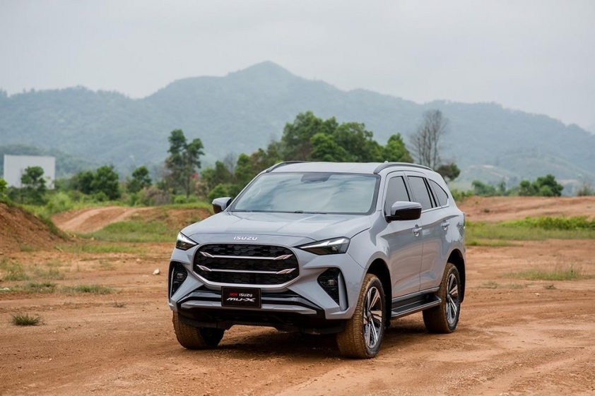 isuzu_mu_x_2025_8 (1)