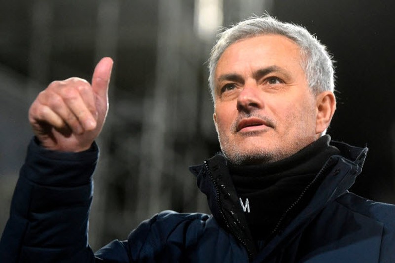 Mourinho được 'nối ống thở' khi người cũ Chelsea bật chế độ 'cứu thầy' 94362