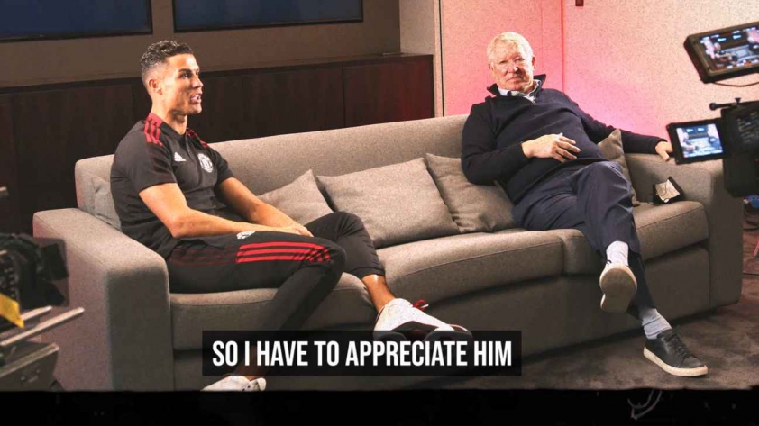 Ronaldo_and_Sir_Alex_grab_51639755139909_large