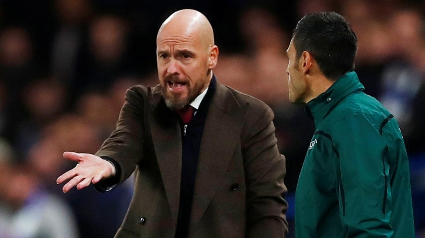 boze-ten-hag-vindt-dat-ajax-in-beide-duels-met-chelsea-zwaar-is-benadeeld