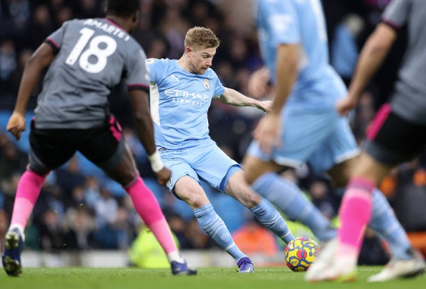 De Bruyne mở tỉ số cho Man City. Ảnh: internet