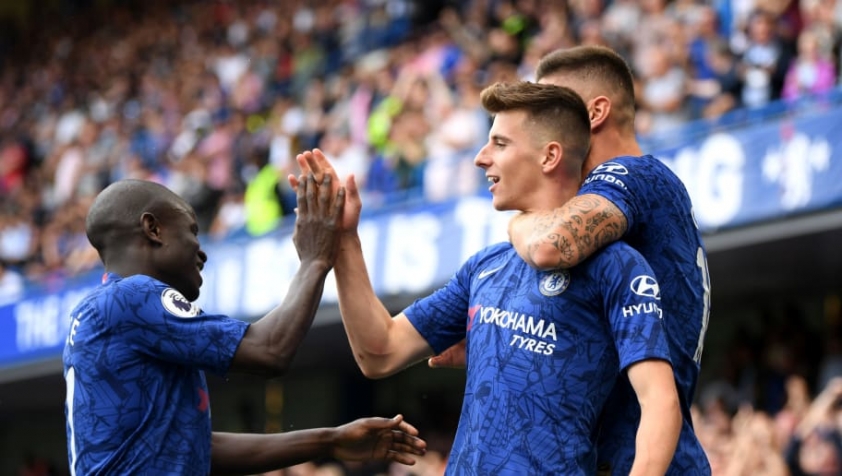 mason-mount-celebrates-with-n-golo-kante-5d84e80f4568bc33cf000001