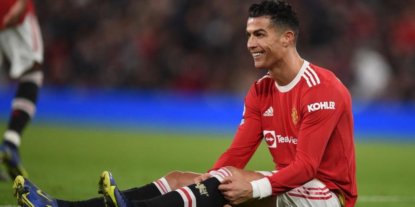 Rangnick thẳng tay gạch tên Ronaldo, quyết định tương lai của Cavani? 100452