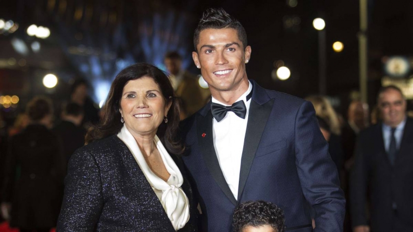 Không nghe lời mẹ, Ronaldo vẫn quyết tâm thực hiện 'thương vụ' lớn nhất đời? 109153