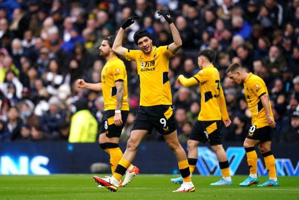 Raul Jimenez mở tỉ số cho Wolves ngay tại SVĐ Tottenham Stadium. Ảnh: internet