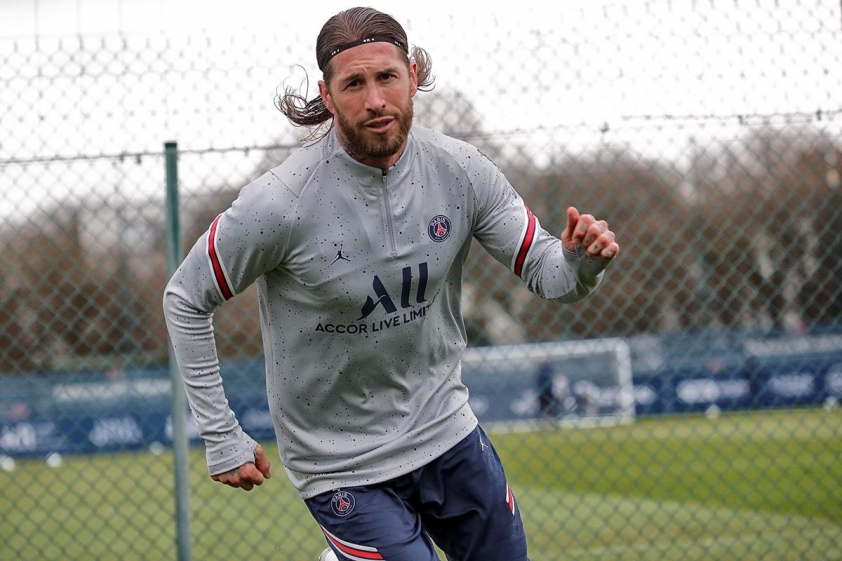 XÁC NHẬN: Ramos không thể đối đầu Real, Messi mất đối tác trên hàng công 111576