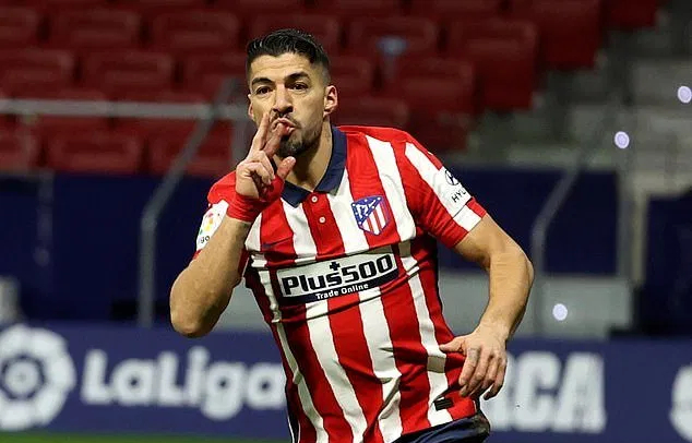 Chuyển nhượng bóng đá 6/2: MU sắp hoàn tất vụ De Jong, Suarez tái xuất Ngoại hạng Anh? 143682
