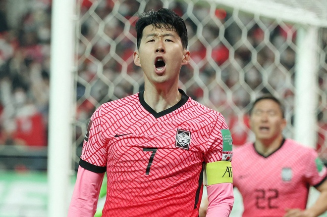 Son Heung-min lập một siêu phẩm giúp Hàn Quốc ấn định chiến thắng trước Chile. Ảnh: internet