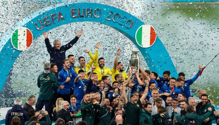 Anh cay đắng nhìn ĐT Ý đăng quang chức vô địch EURO 2020 ngay tại thánh địa Wembley. Ảnh: internet