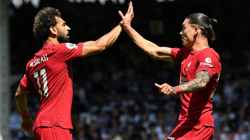 Salah và Nunez đã có màn phối hợp ăn ý từ đó giúp Liverpool tránh phải trận thua tai hại ngày ra quân NHA. Ảnh: internet