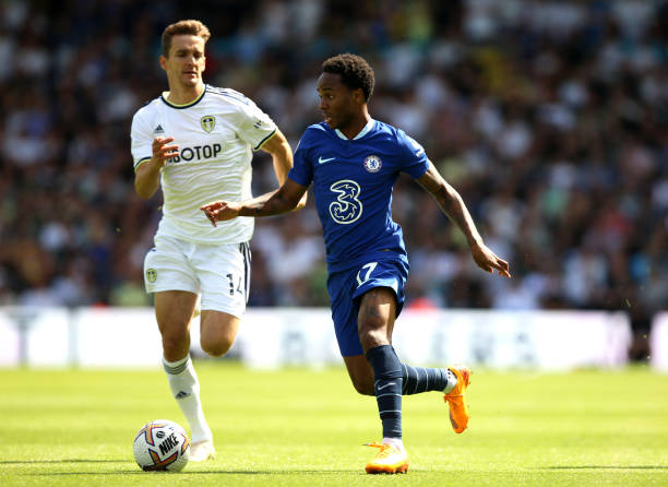 Chelsea có khởi đầu trận đấu khá tốt khi Sterling liên tục đưa khung thành của Leeds vào thế báo động đỏ. Ảnh: internet