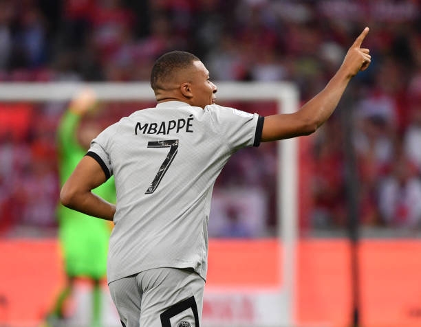 Bàn thắng ghi được ở giây thứ 8 của trận đấu như báo hiệu về cú hattrick dễ dàng của Mbappe vào lưới Lille. Ảnh: internet