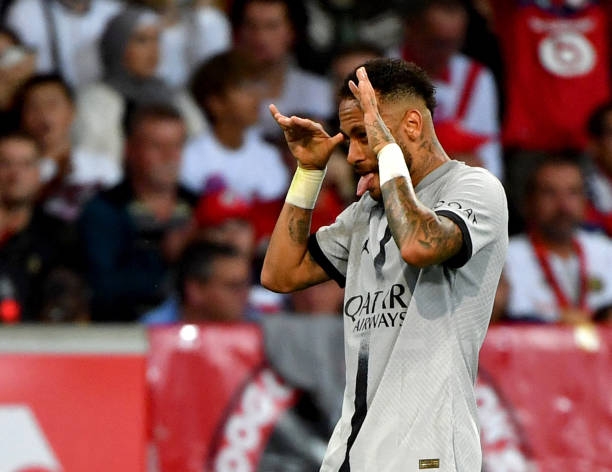 Neymar cũng