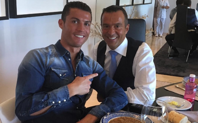 Siêu cò Jorge Mendes 'chốt giá thầu', vụ Ronaldo rời MU coi như đã xong 179690