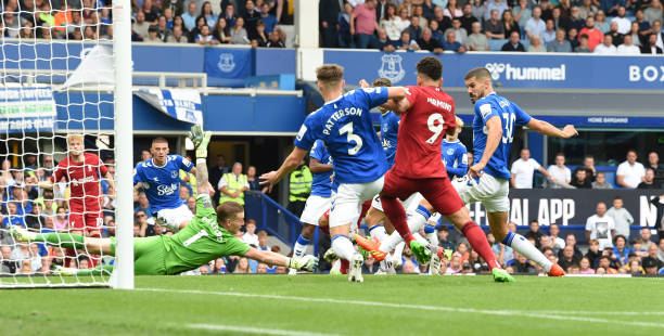 Pickford đã có một trận đấu tuyệt hay và khiến những chân sút của đội khách bế tắc hoàn toàn trong việc tìm kiếm bàn thắng. Ảnh: internet