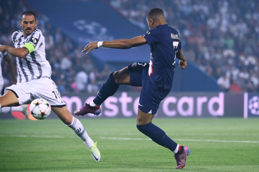 Neymar đã trưởng thành, cho Mbappe biết thế nào là 'quý ông lịch thiệp' 184627
