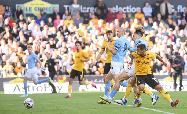Dù Haaland không thể chạm bóng nhưng Grealish đã kịp xuất hiện để mở tỉ số cho Man City khi đồng hồ chưa kịp nhảy sang phút thứ nhất. Ảnh: internet