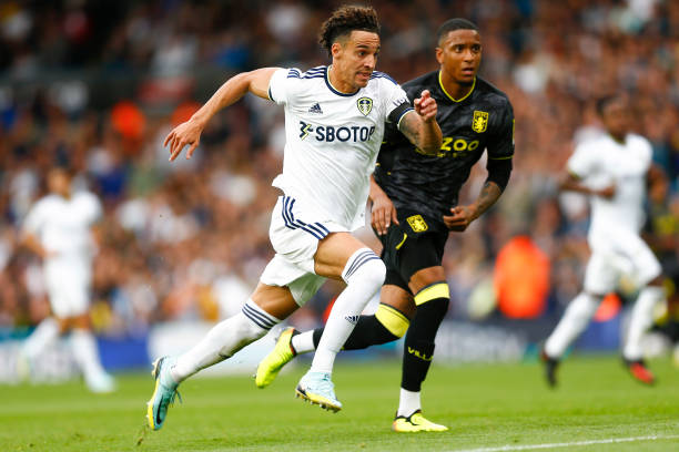 Leeds và Aston Villa đã cống hiến một hiệp đầu tiên khá hấp dẫn nhưng không có bàn thắng nào được ghi. Ảnh: internet